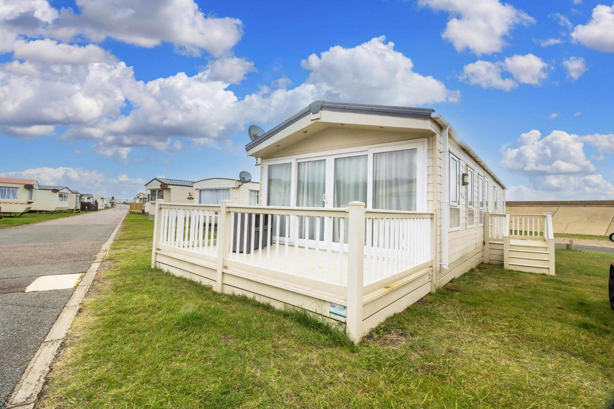 Beautiful 6 Berth Caravan By The Beach In Suffolk Ref 40076Nd Лоустофт Экстерьер фото