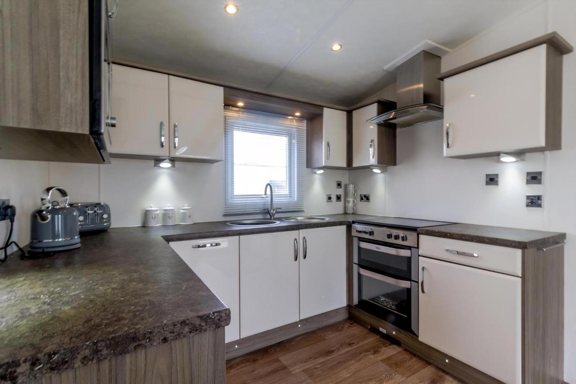 Beautiful 6 Berth Caravan By The Beach In Suffolk Ref 40076Nd Лоустофт Экстерьер фото