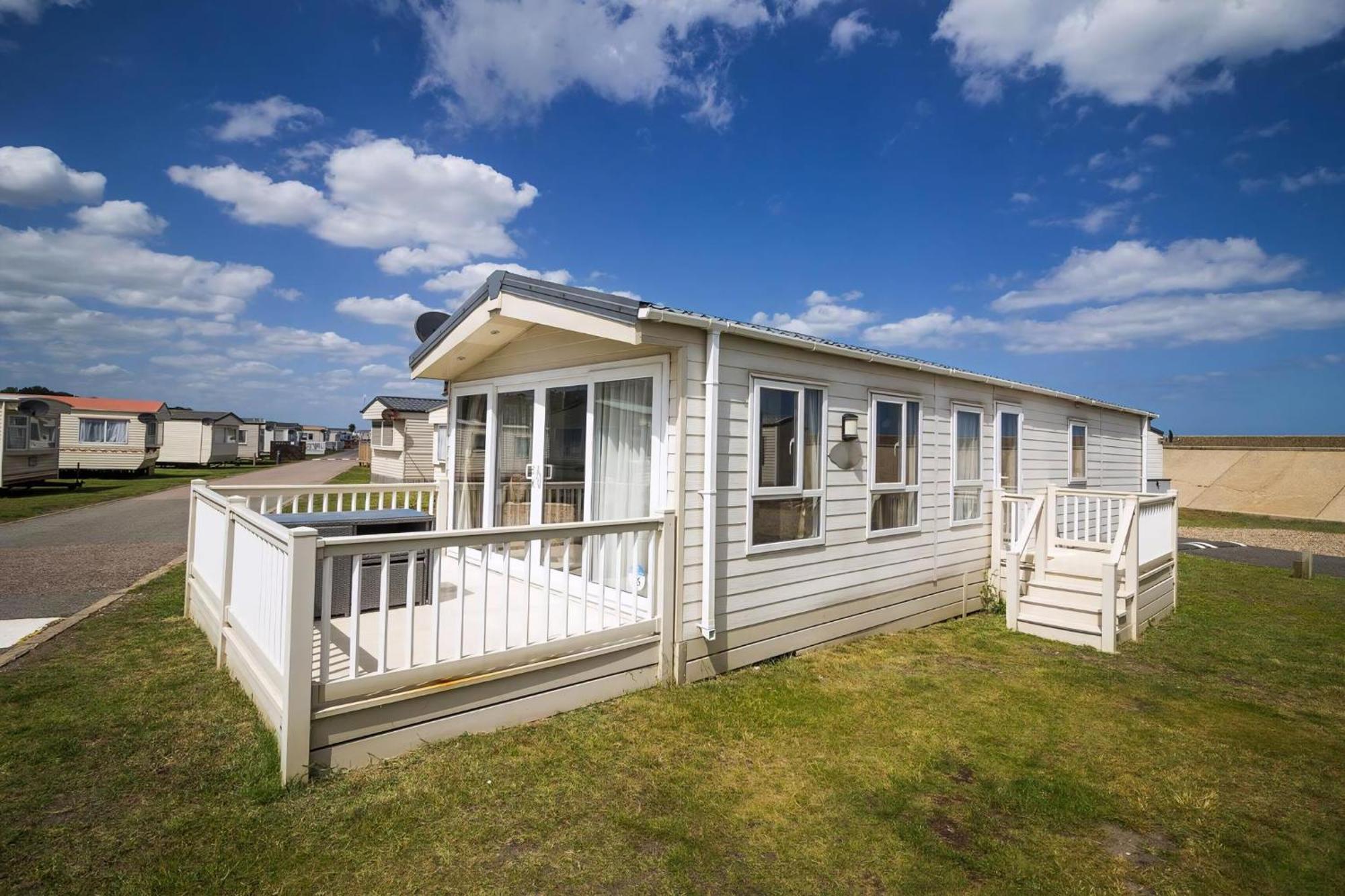 Beautiful 6 Berth Caravan By The Beach In Suffolk Ref 40076Nd Лоустофт Экстерьер фото